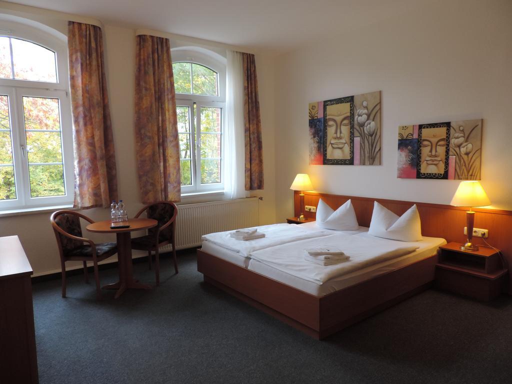 Hotel Carl Von Clausewitz Burg bei Magdeburg Esterno foto